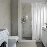 Elyria Apartment