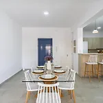 Elyria Apartment *
